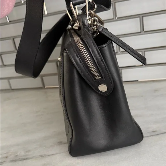 Fendi dot com dotcom black shoulder bag w blue clutch accent - Picture 6 of 13